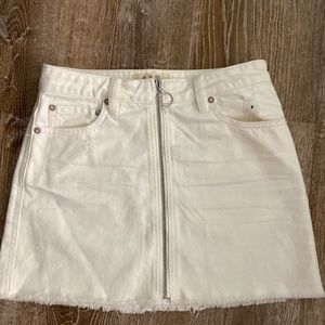 We the free white lightly destroy Jean skirt size 26